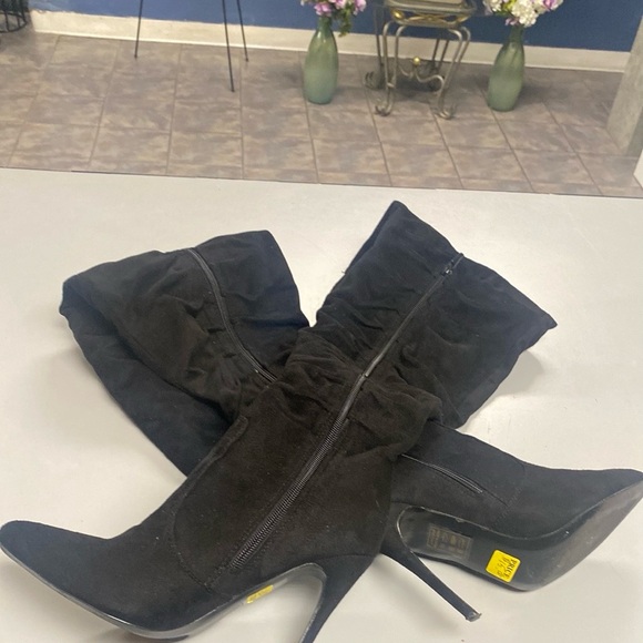 Thigh high Boots - Picture 2 of 4